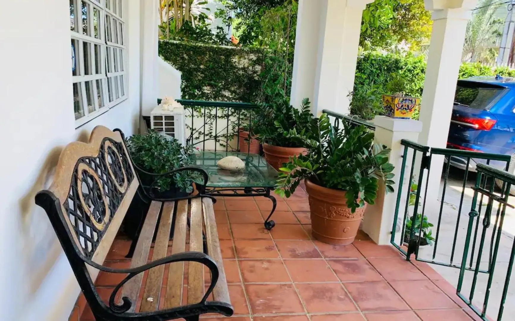 Spacious & Bright 2Bd Apt, Steps To Sand! - 18 Down San Juan