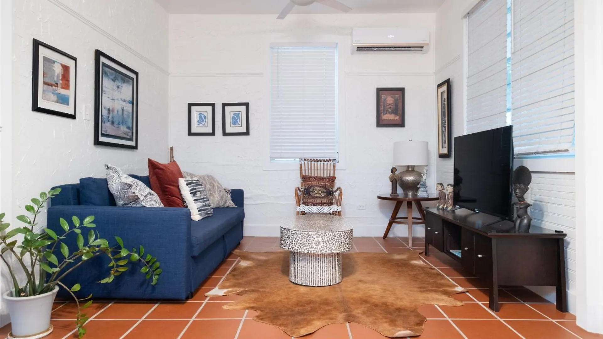 Spacious & Bright 2Bd Apt, Steps To Sand! - 18 Down San Juan