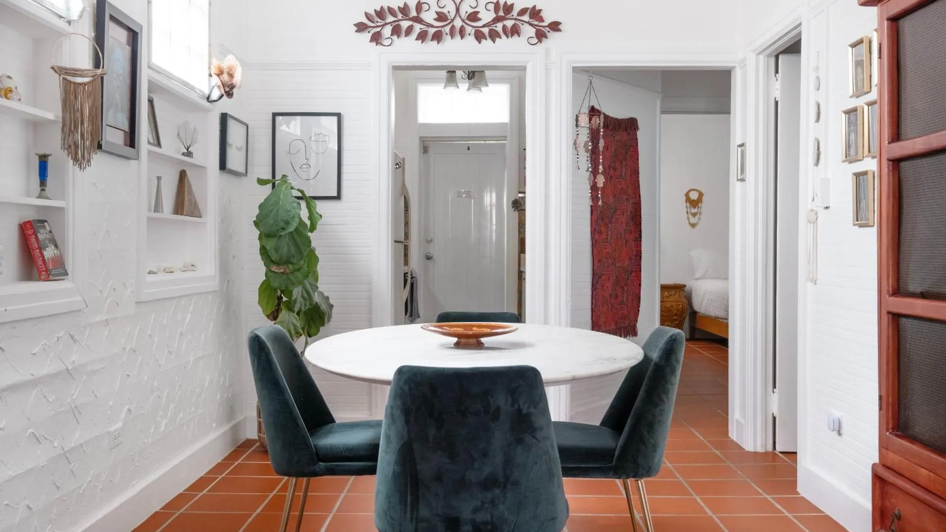 Spacious & Bright 2Bd Apt, Steps To Sand! - 18 Down San Juan